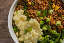 Load image into Gallery viewer, Citrus Mixed Greens Salad with Salmon (Low Carb)
